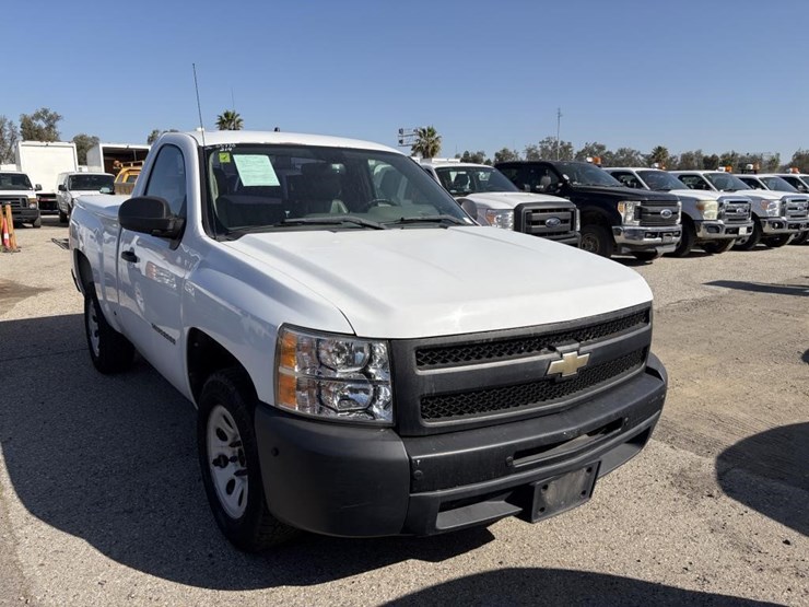 2011-chevrolet-1500-image-4