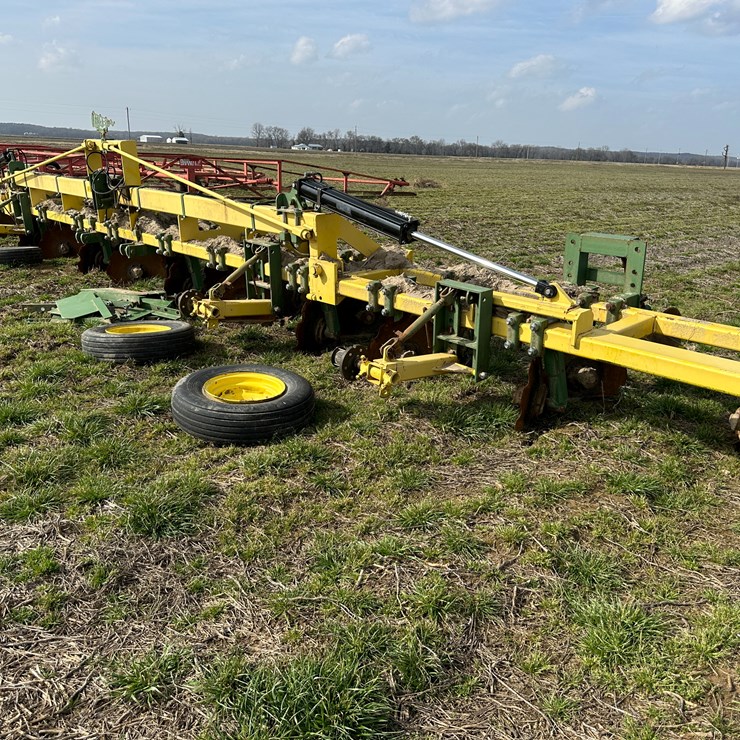 #38705 • Roll-A-Cone 18 12-row 38" Hipper