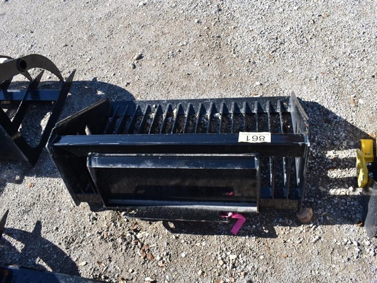 38"-mini-skid-steer-rock-bucket-image-2