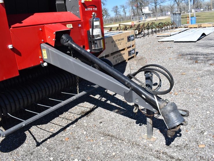 2022-mf-hesston-2946-round-baler-w/-monitor-(565-bales)-(monitor-in-the-off-image-16