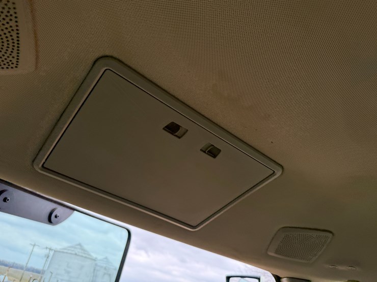 2022-john-deere-8r-280-image-67