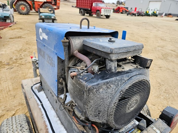 miller-bobcat-225g-image-16