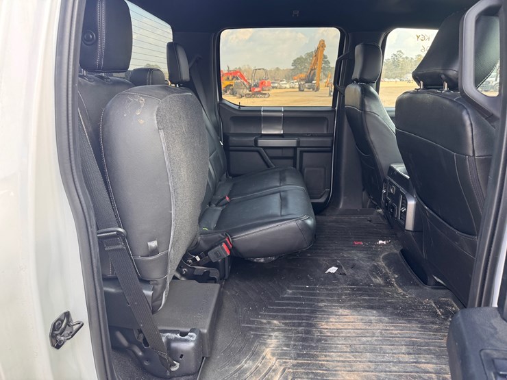 ford-f150-xlt-image-14