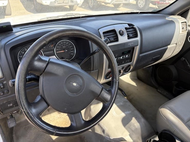 2011-chevrolet-colorado-image-11