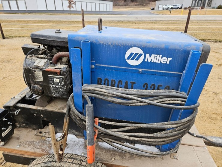 miller-bobcat-225g-image-12