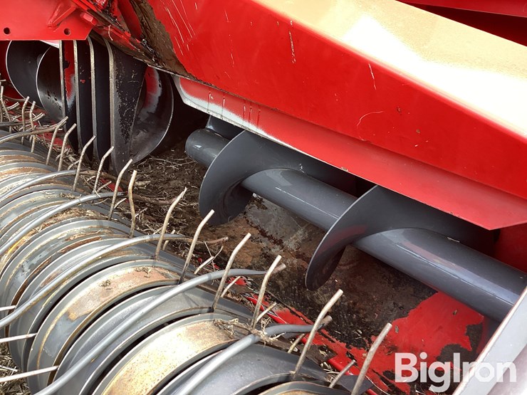 2016-massey-ferguson-1840-image-13