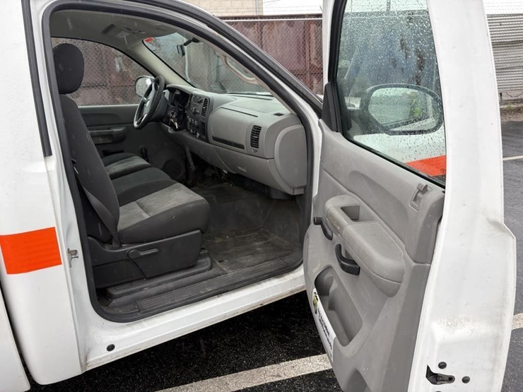 2009-chevrolet-silverado-1500-image-9