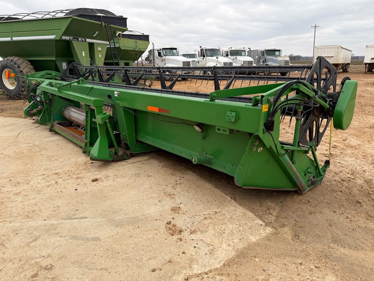 2004-john-deere-925d-image-1