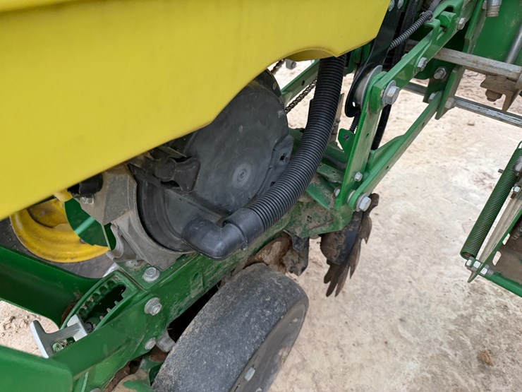 john-deere-1725-image-41