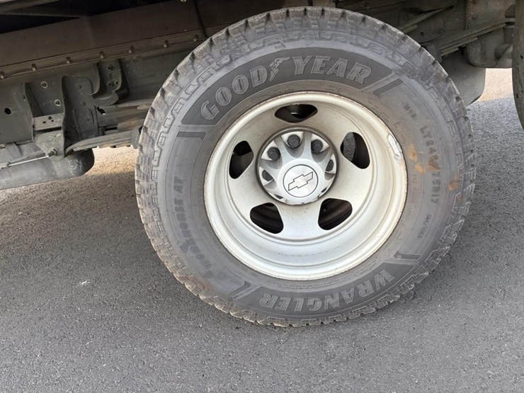 2008-chevrolet-3500-image-5