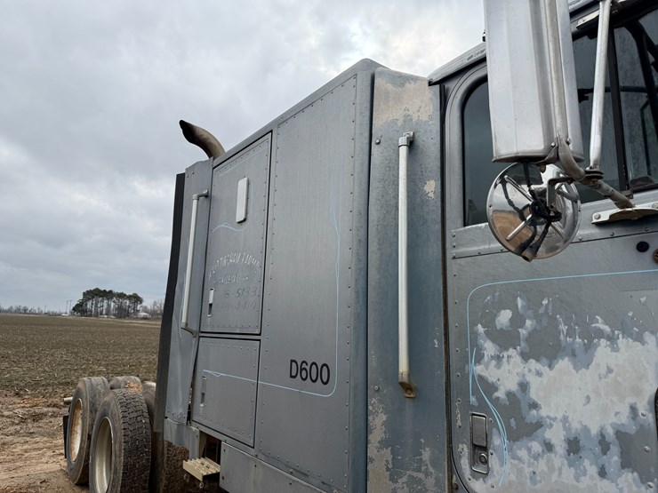 1990-international-9400-image-36