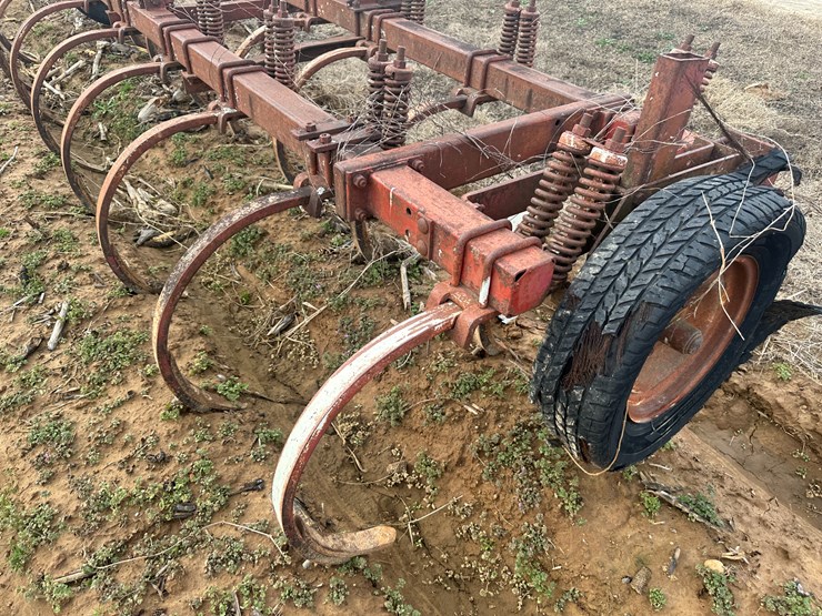 #38726-•-14'-chisel-plow-image-11