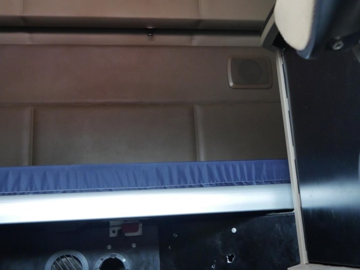 2016-kenworth-t680-image-27