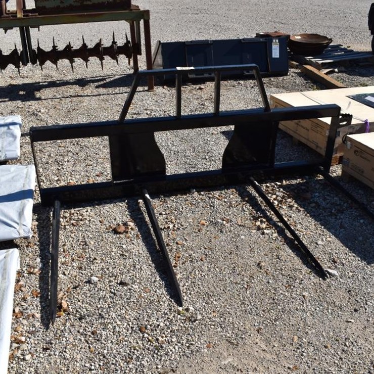 SKID STEER 4 SPEAR HAY SPEAR