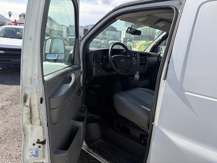 2008-utility-van-image-19