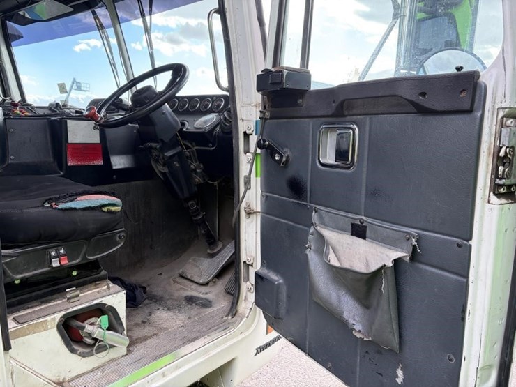 2010-autocar-xpeditor-image-13