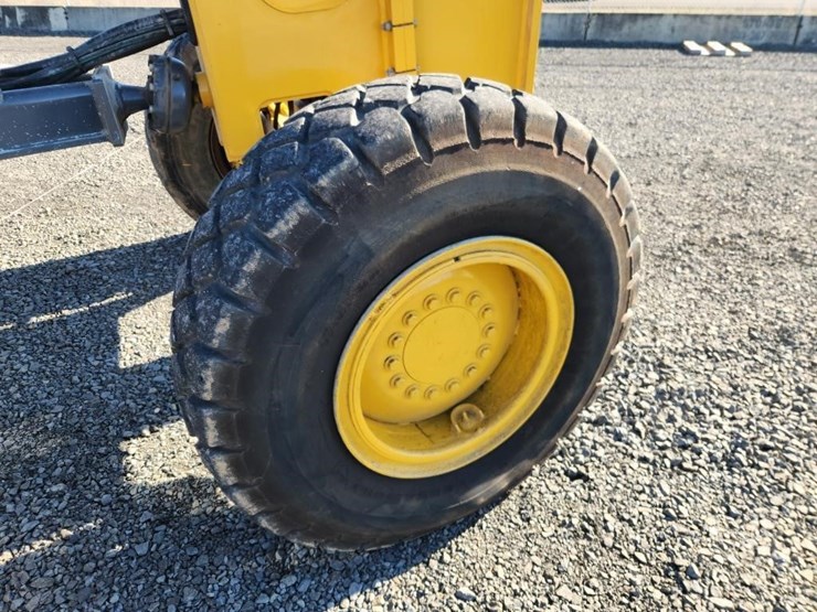 deere-672g-image-36