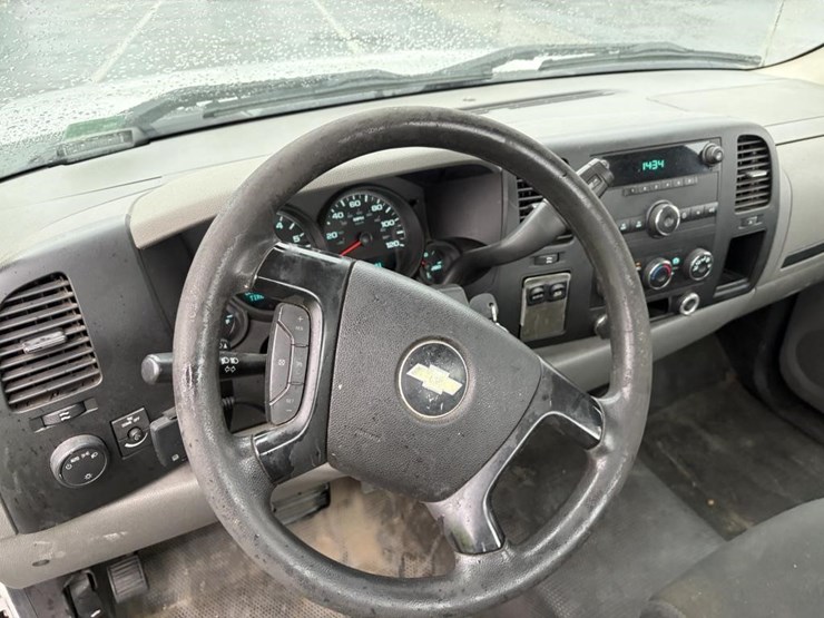 2009-chevrolet-silverado-1500-image-11