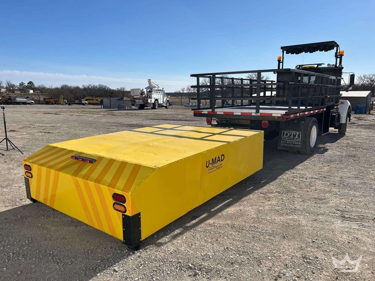 2002-kenworth-t300-image-3