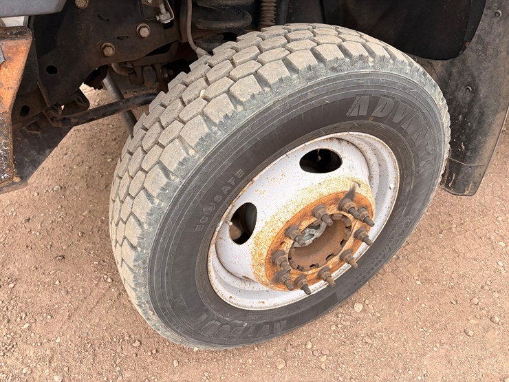 2015-ford-f550-image-10