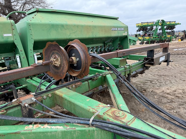 john-deere-1560-image-36