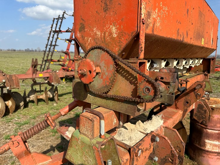 #38698-•-levee-plow-w/-seeder-image-23