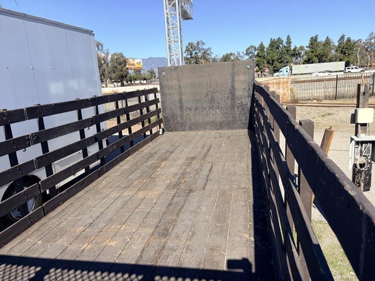 2015-ford-f650-image-23