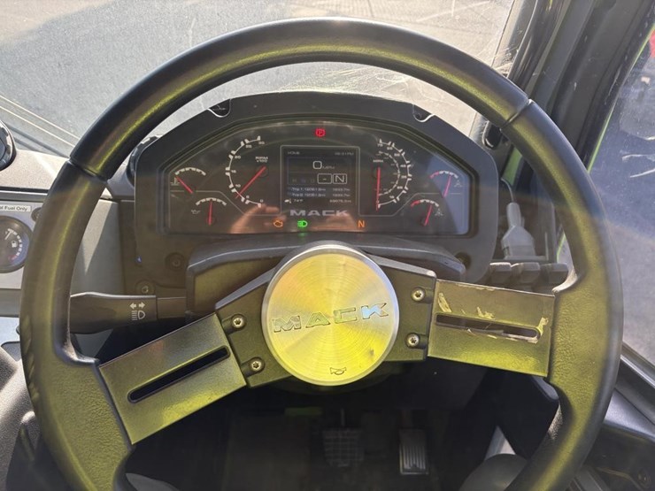 2018-mack-lr613-image-14