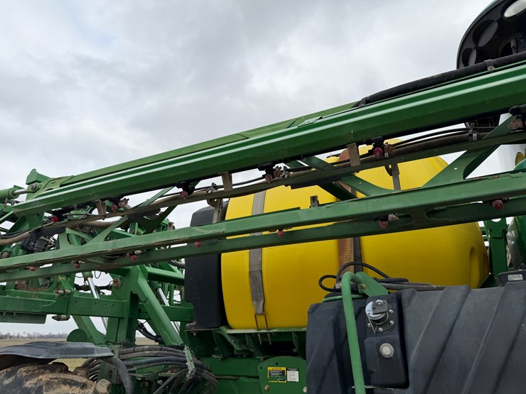 2015-john-deere-r4030-image-57