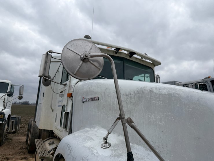 1996-international-9400-image-41