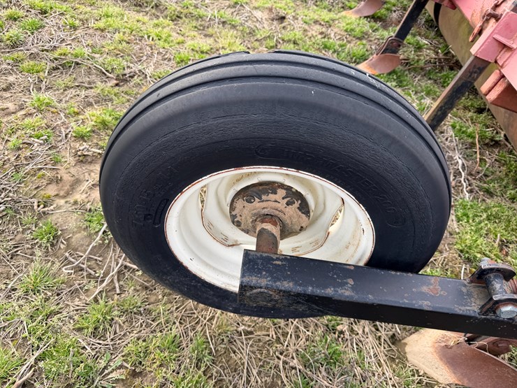 #38713-•-w&a-1726-8-row-38"-bedder-roller-image-6