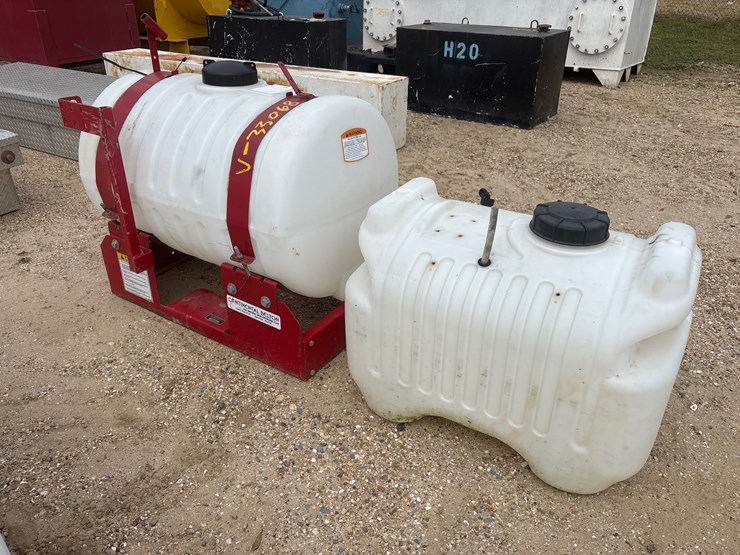 #1642-•-2-ag-meter,-plastic-tanks-image-2