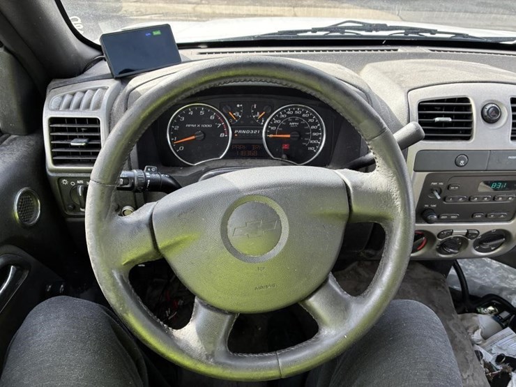 2011-chevrolet-colorado-image-11