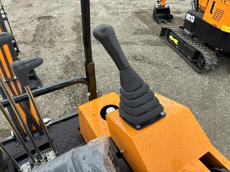 2026-vicsec-v15-hydraulic-excavator-image-17