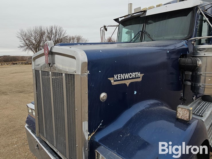 2005-kenworth-w900b-image-11