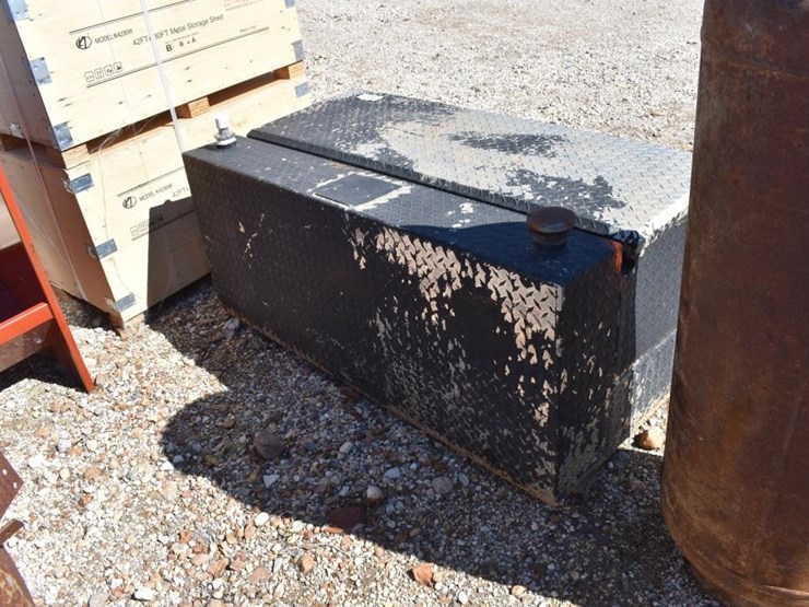 toolbox-fuel-tank-combo-image-2