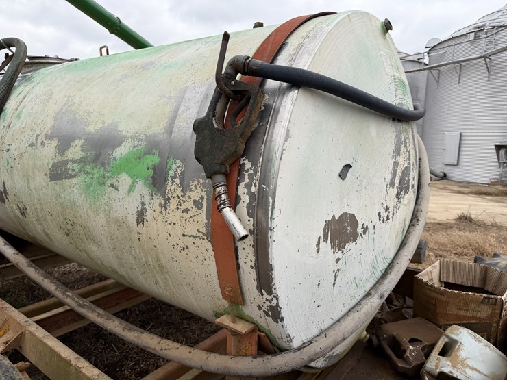 #38675-•-~950gal-t/a-fuel-trailer-image-16