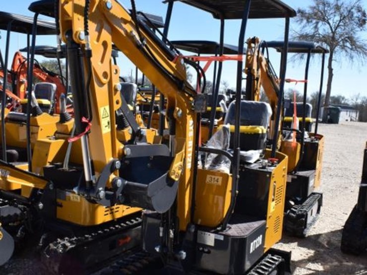 ats-rt12r-mini-excavator-(serial-#-25121607)-image-1