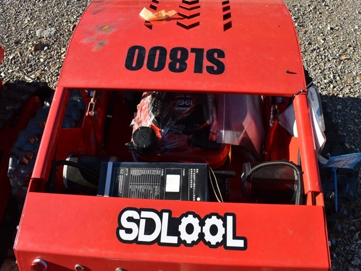 sdl-sl800-crawler-lawnmower-image-4