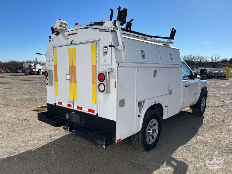 2013-chevrolet-silverado-3500hd-image-4
