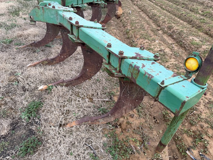 #38718-•-7-shank-chisel-plow-image-6