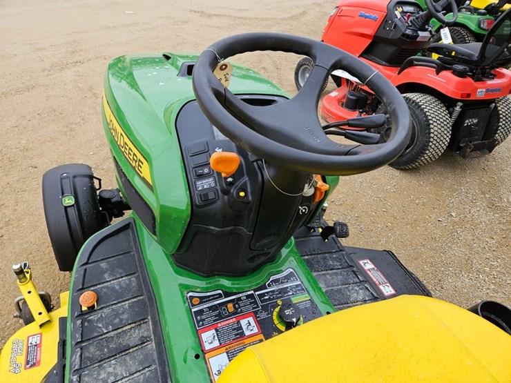 2020-john-deere-x758-image-17