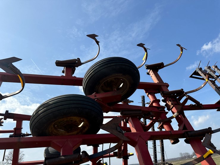 case-ih-4300-image-30