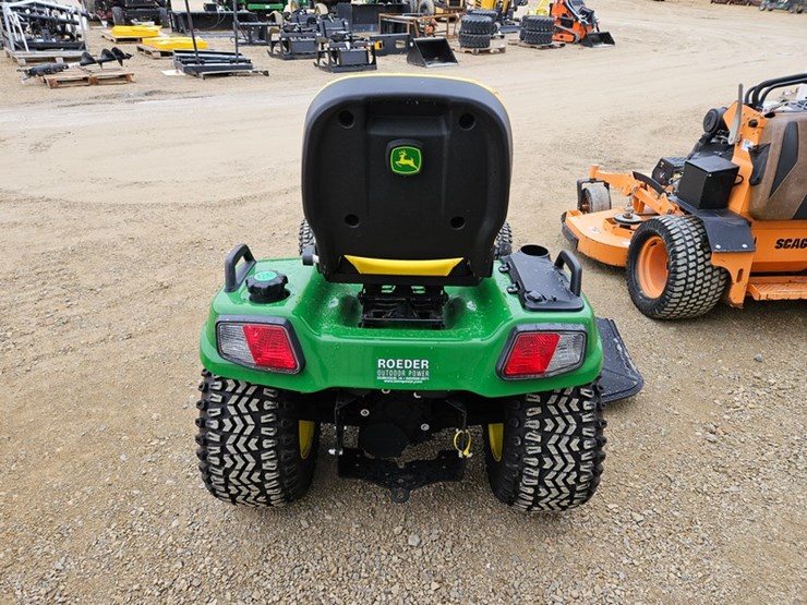 2023-john-deere-x758-image-4