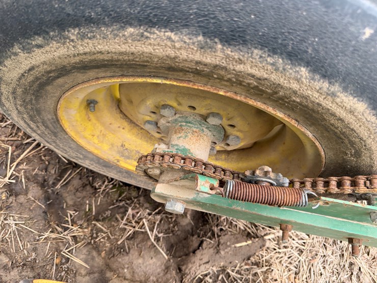 john-deere-7300-image-8