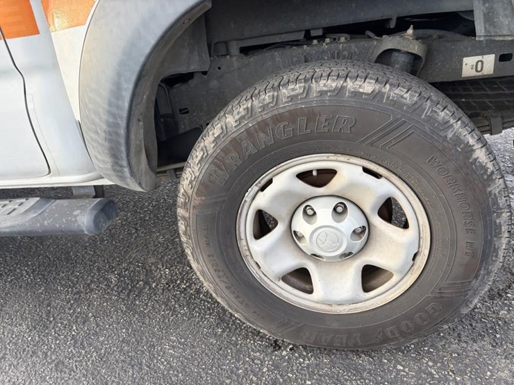 2013-toyota-tacoma-image-5