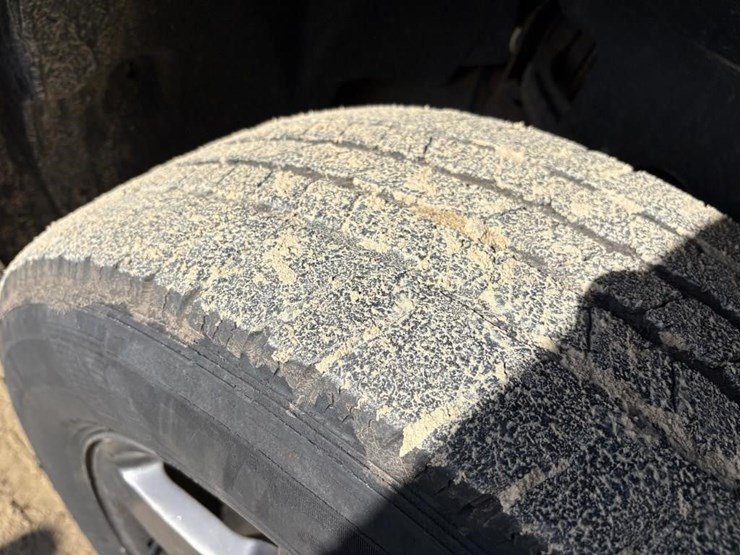 2012-gmc-sierra-2500-image-4