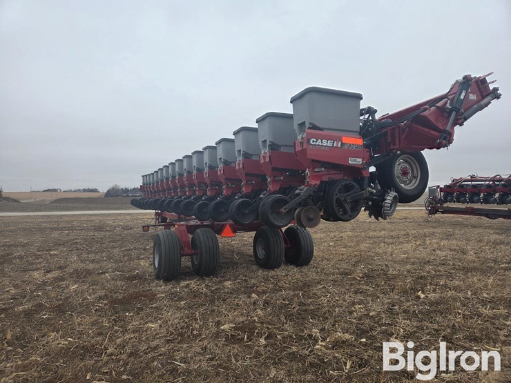 2011-case-ih-1240-image-7