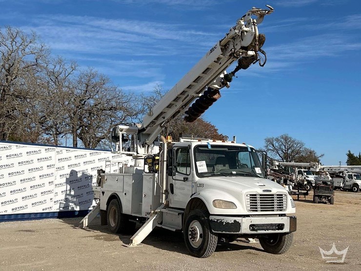 2019-freightliner-m2-106-image-2