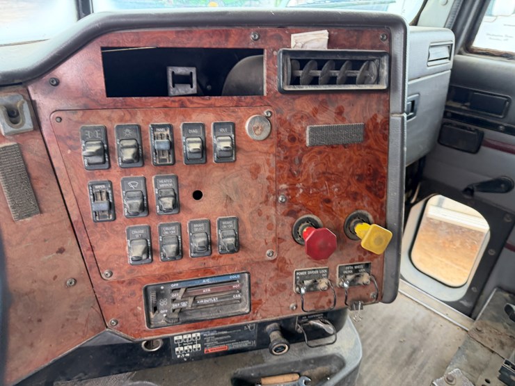 1996-international-9400-image-67